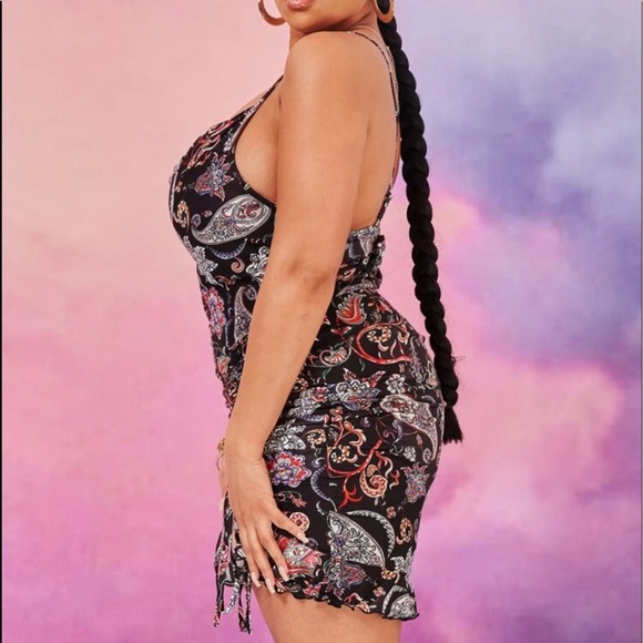 Ruched Plus Size Drawstring side split knee Dress - Picture 2 of 4